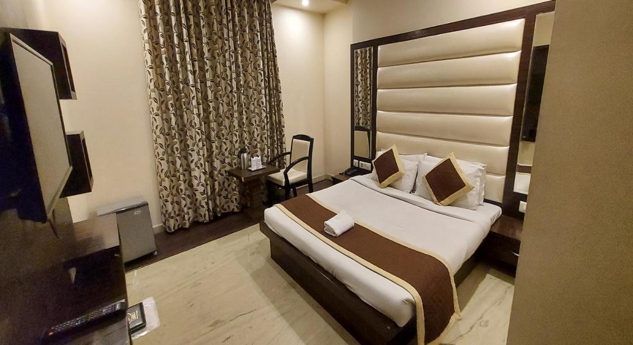 Hotel Goyal Palace Dźajpur Zewnętrze zdjęcie